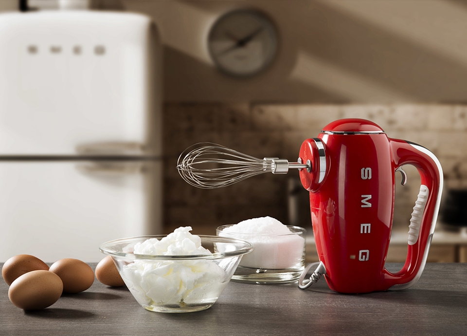 Smeg hand mixer