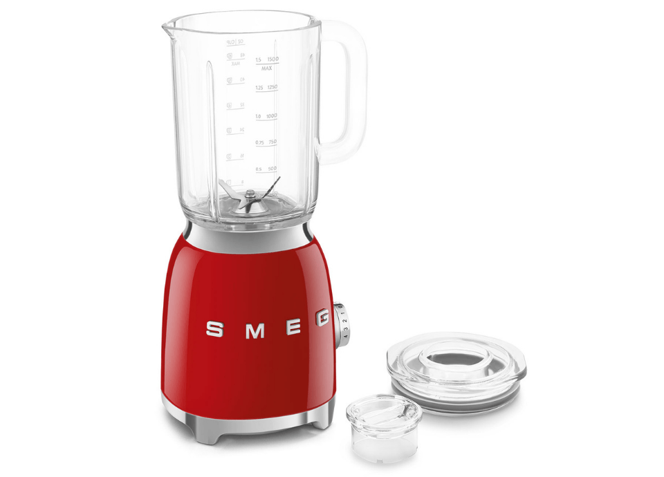 Blender Smeg rouge avec bol transparent gradué et accessoires couvercle gobelet doseur