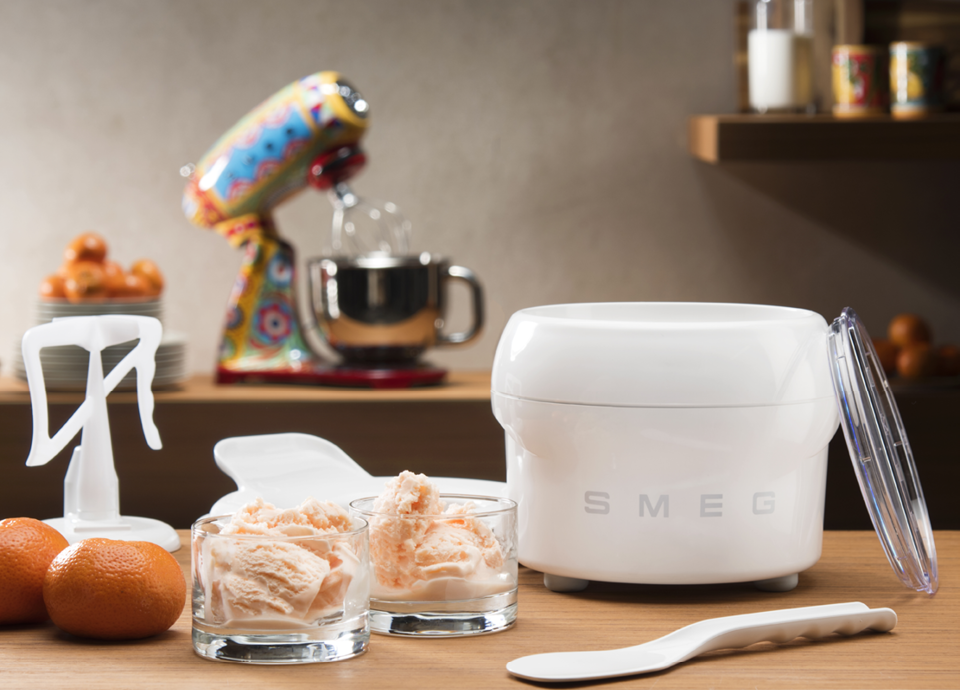 Robot sur socle SMF03DGEU