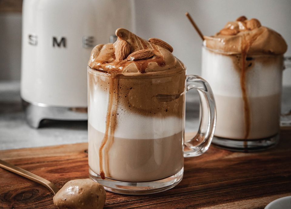 La chocolati&egrave;re et mousseur de lait SMEG