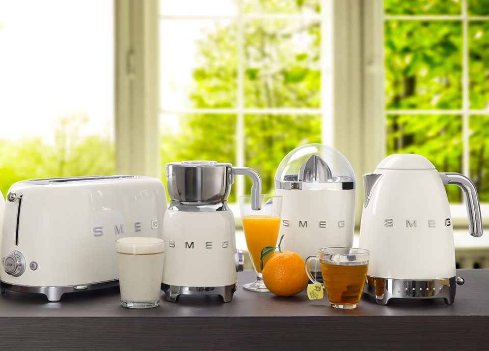 Le set petit-d&eacute;jeuner, l'&eacute;lectrom&eacute;nager matinal | SMEG France