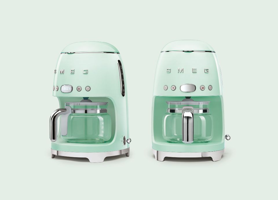 La machine &agrave; caf&eacute; filtre SMEG DCF02
