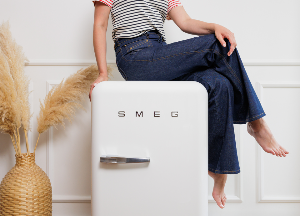 Un petit réfrigérateur au grand caractère