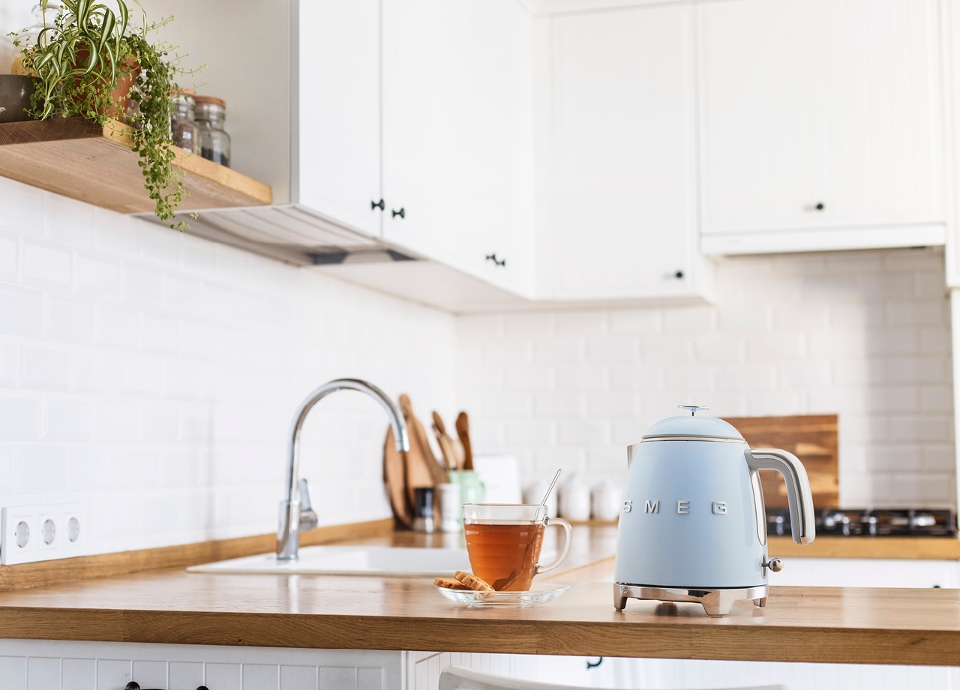 La mini bouilloire, la nouveau'th&eacute; du printemps | SMEG France