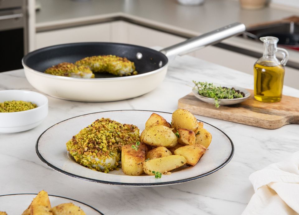 Recette du filet de cabillaud à la pistache et pommes de terre sautées  Smeg World Cuisine