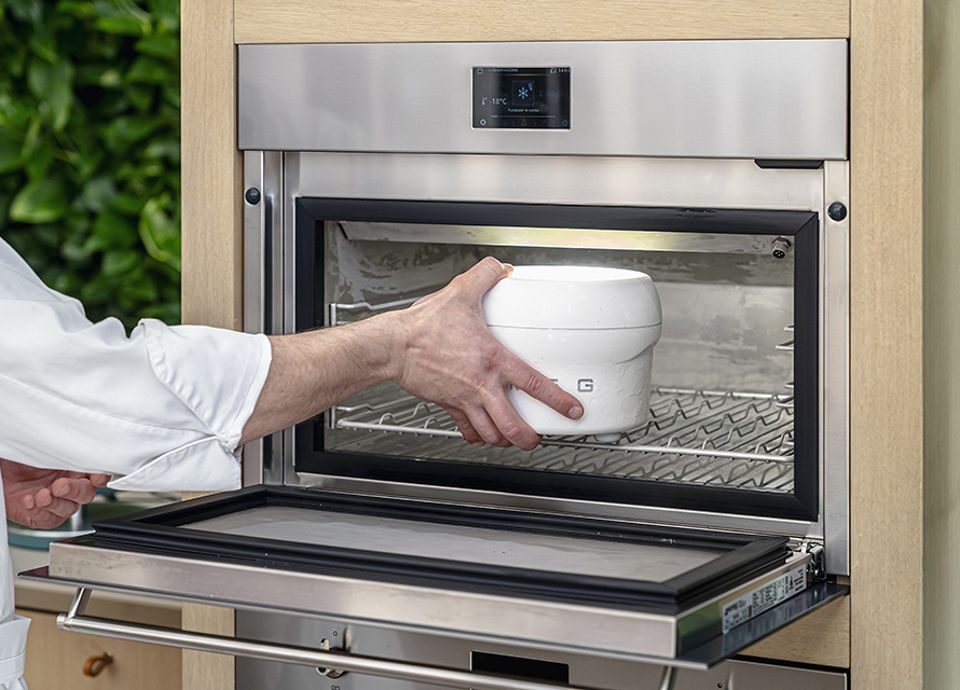 Usa l'abbattitore Smeg per ottenere un gelato cremoso