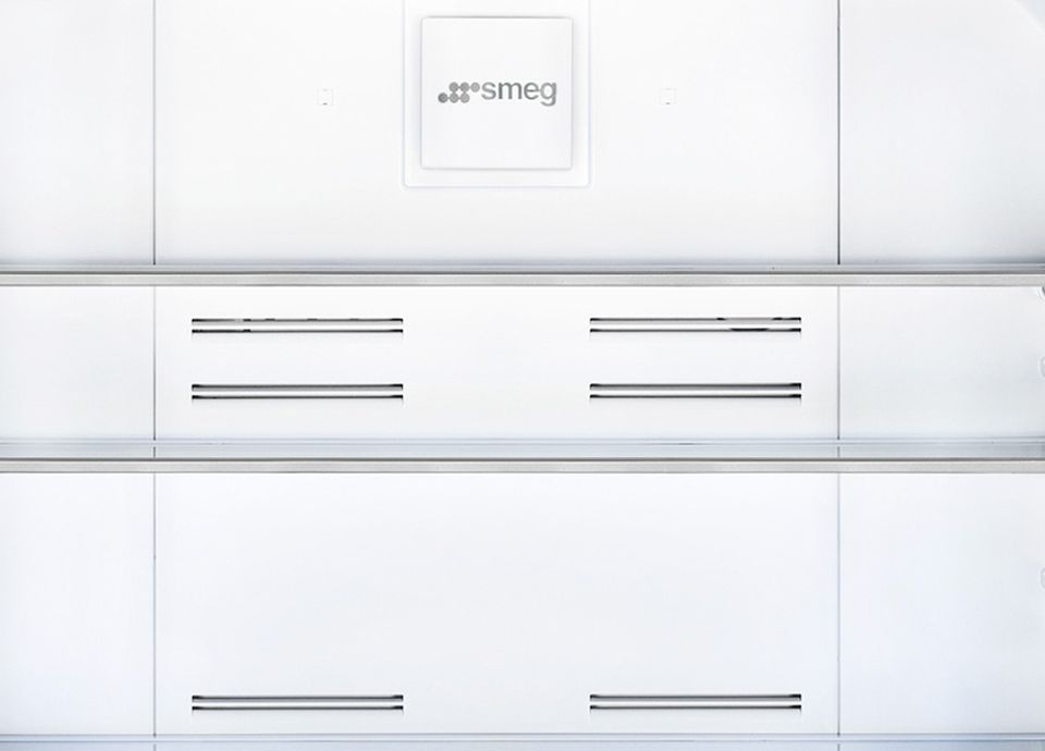 Interno frigorifero dotato di sistema multiflow