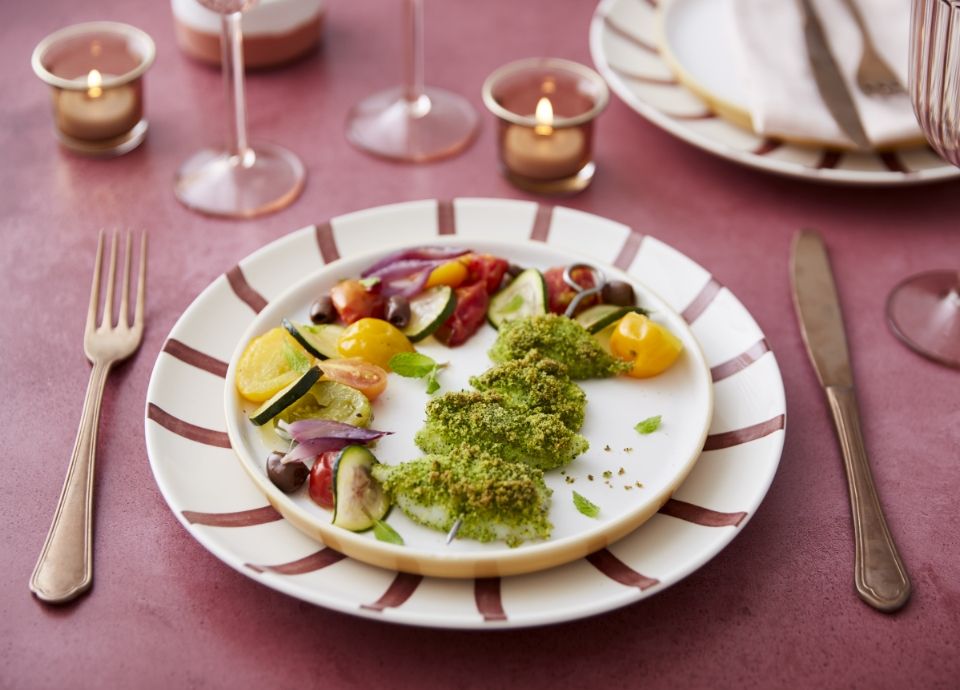 Spiedini di calamaretti, panure al verde e verdure croccanti alla mediterranea
