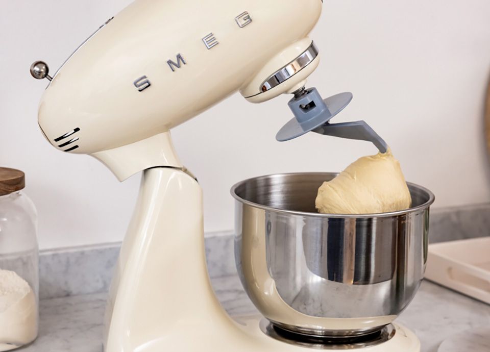 Impastare con l'impastatrice Smeg