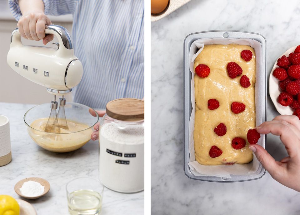 In una ciotola montare lo zucchero di canna con le uova e aggiungere gli altri ingredienti