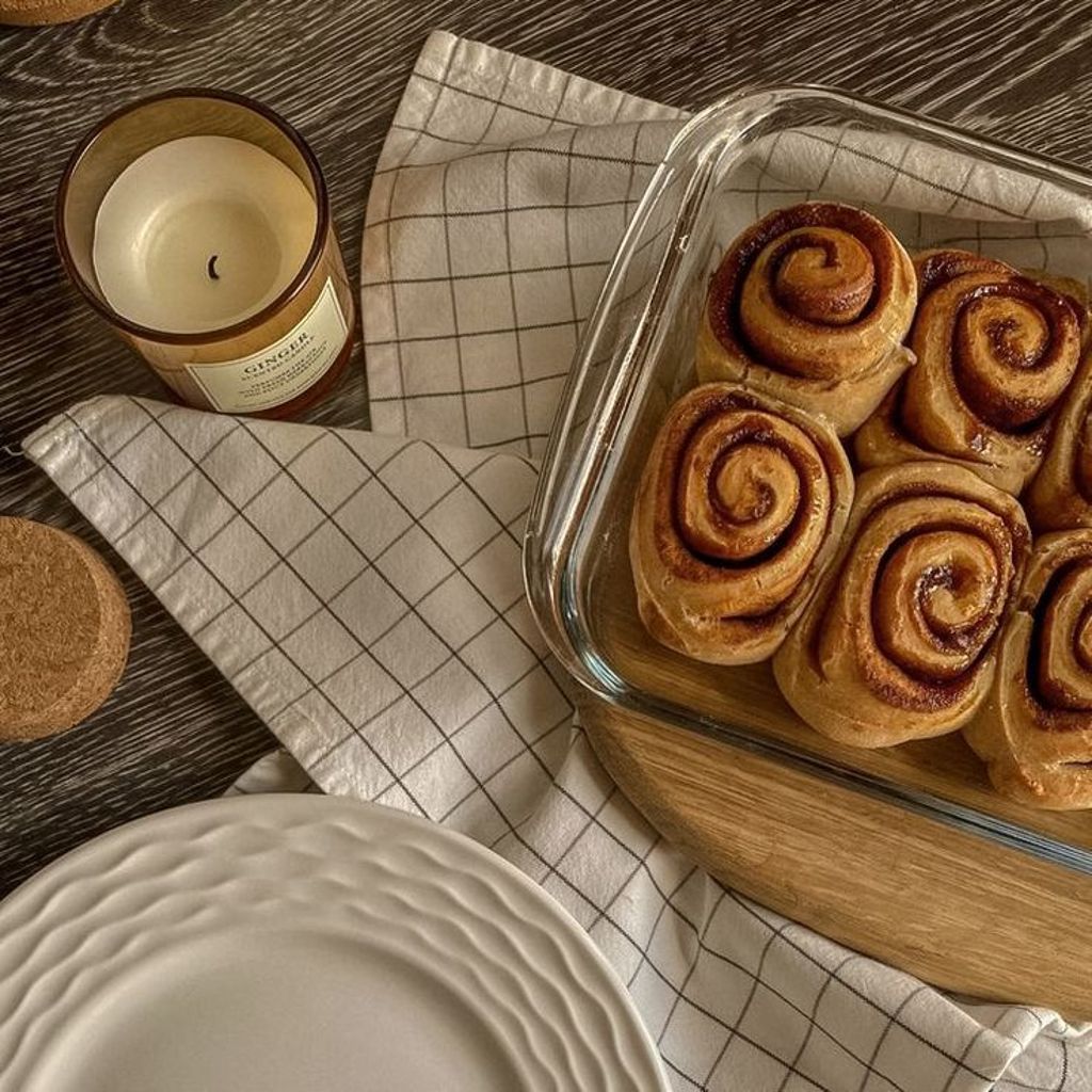Cinnamon rolls