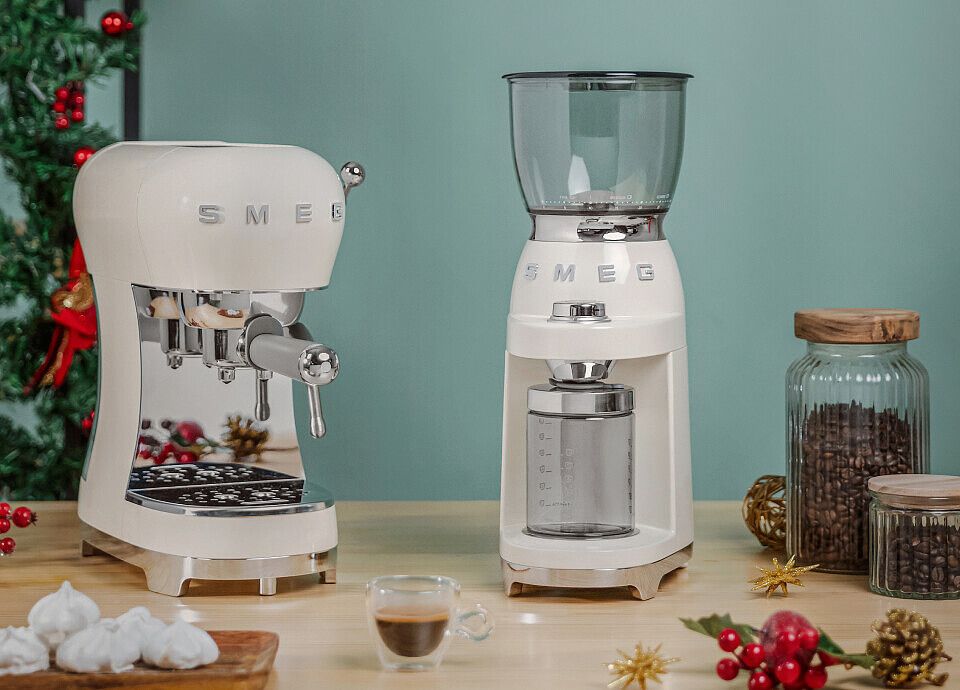 PARA OS QUE VEEM NO CAFÉ UMA ARTE