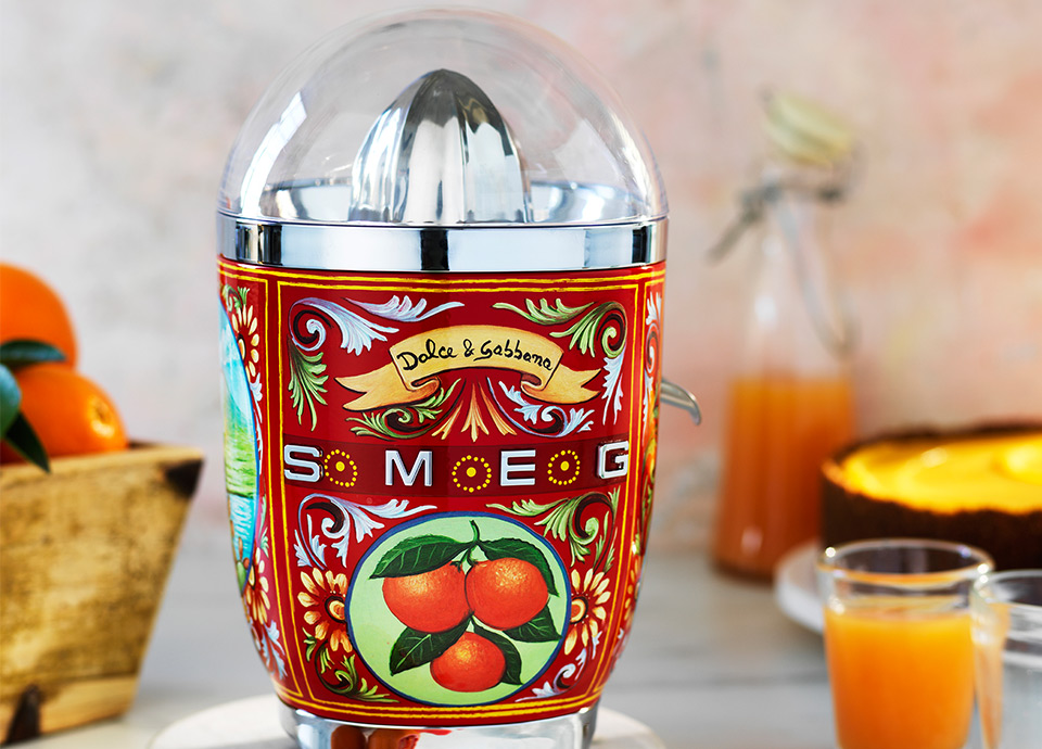 Sicily is my love - citrus juicer Smeg