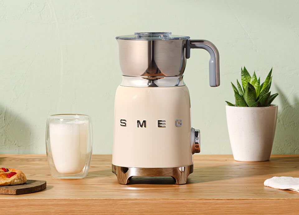 Milk Frother in Cream