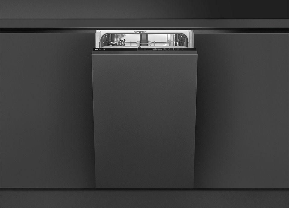 Front view of Smeg 45 cm dishwasher