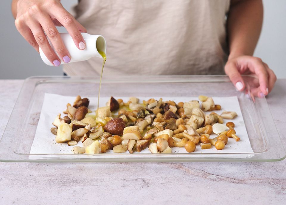 Rice savarins with mushrooms and truffle