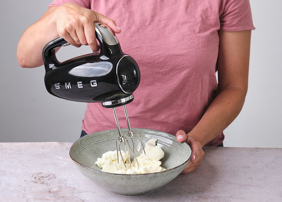 Radicchio muffins with saffron mousse