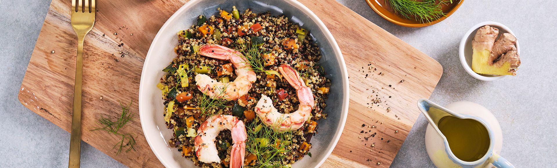 Quinoa con zenzero, verdure e gamberetti