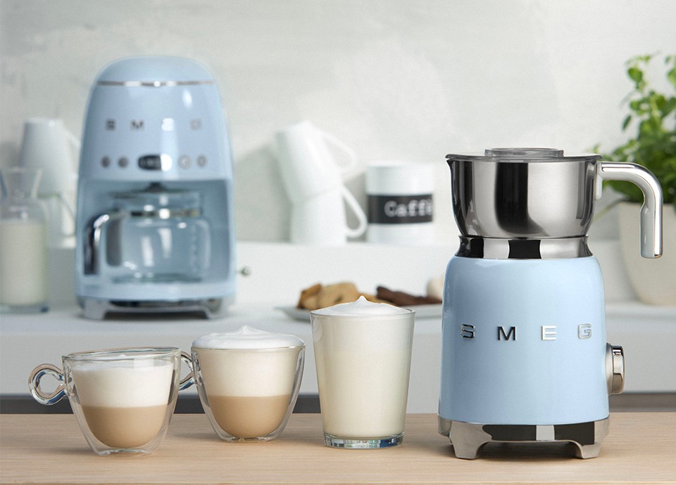 Milk Frother in Pastel Blue